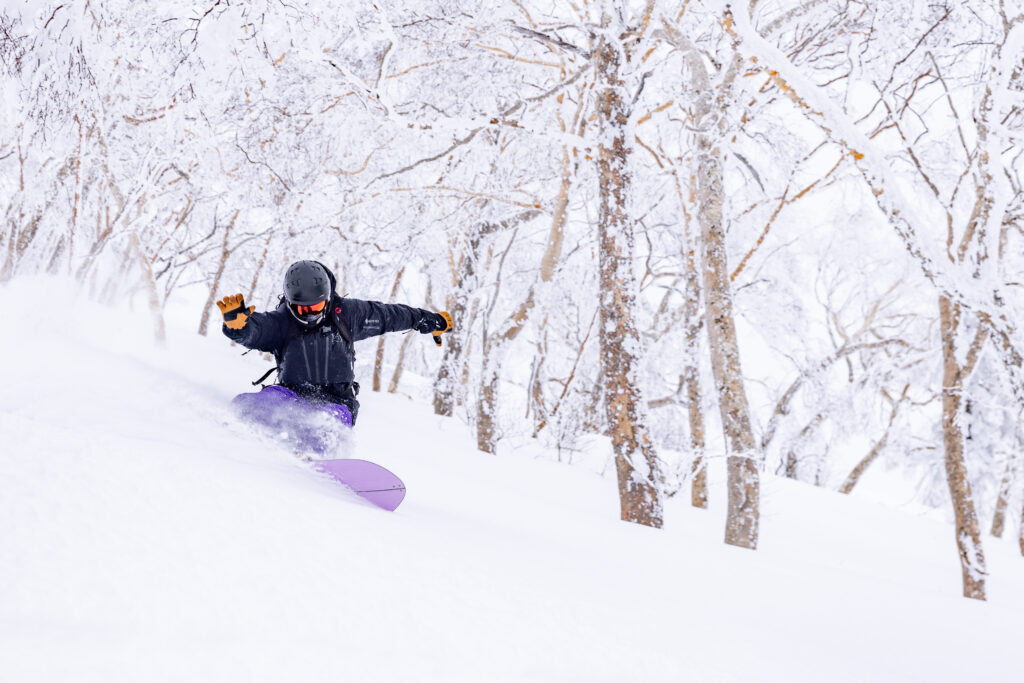 splitboard powder turns myoko Japan